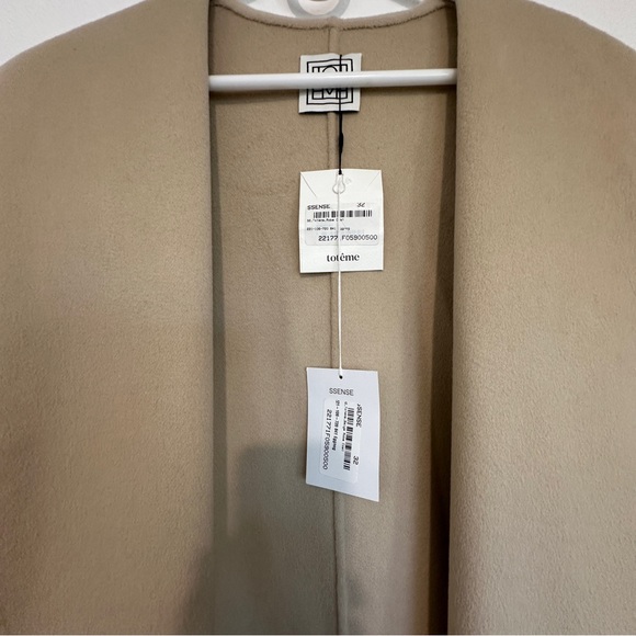 Toteme Robe Coat - Picture 5 of 14